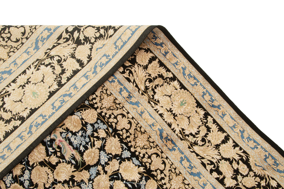 Rechteck Teppich Ghom Design in Schwarz von Hadorn™ - Lifestyle Image