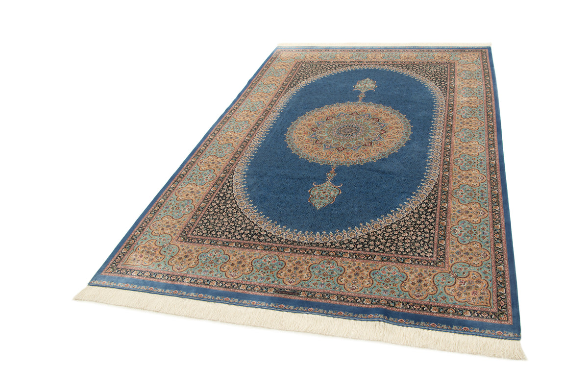 Rechteck Teppich Ghom Design in Blau von Hadorn™ - Lifestyle Image