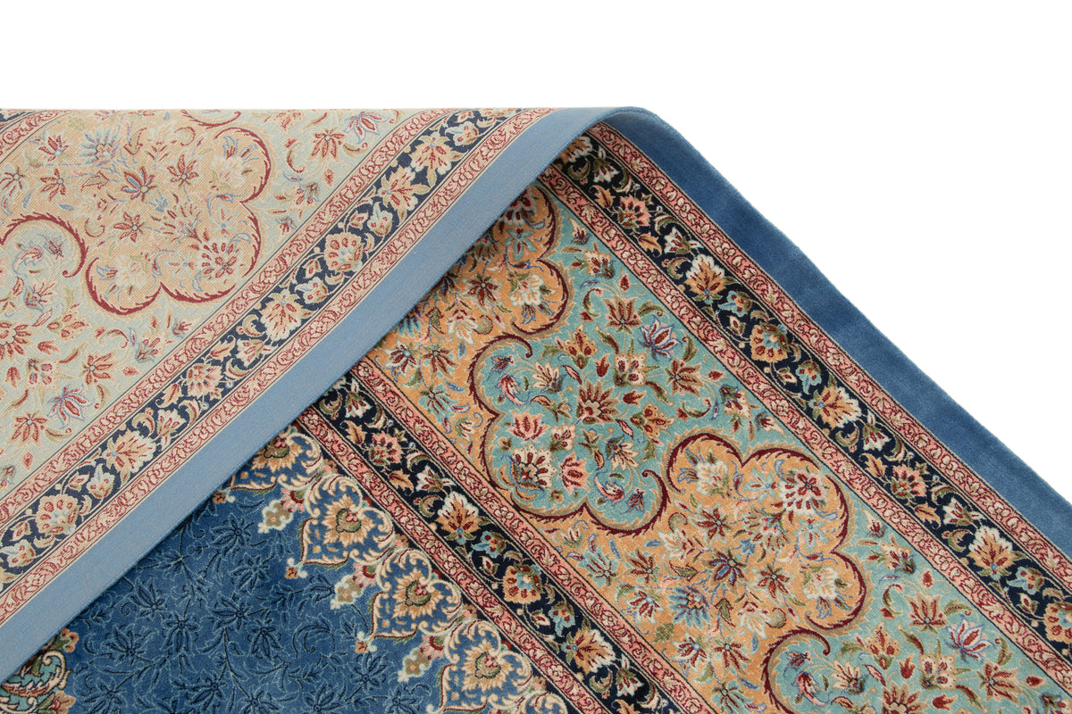 Rechteck Teppich Ghom Design in Blau von Hadorn™ - Lifestyle Image