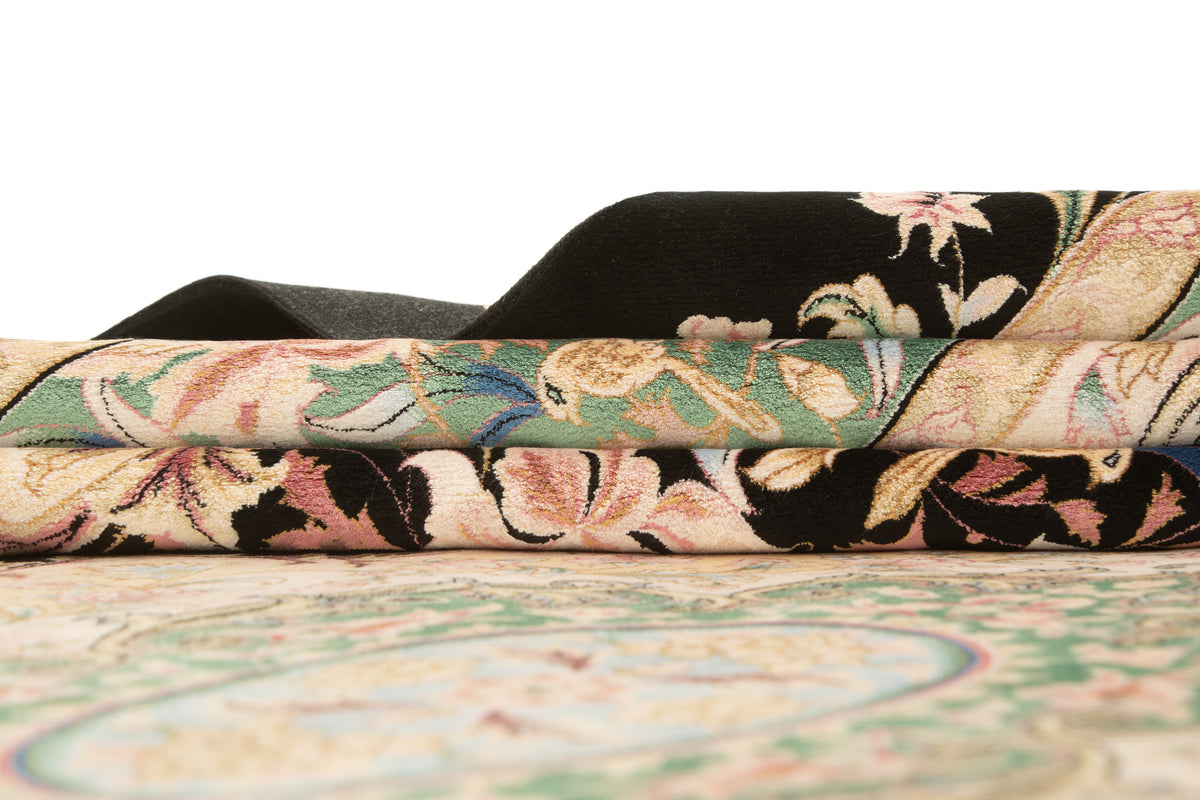 Rechteck Teppich Ghom Design in Schwarz von Hadorn™ - Lifestyle Image