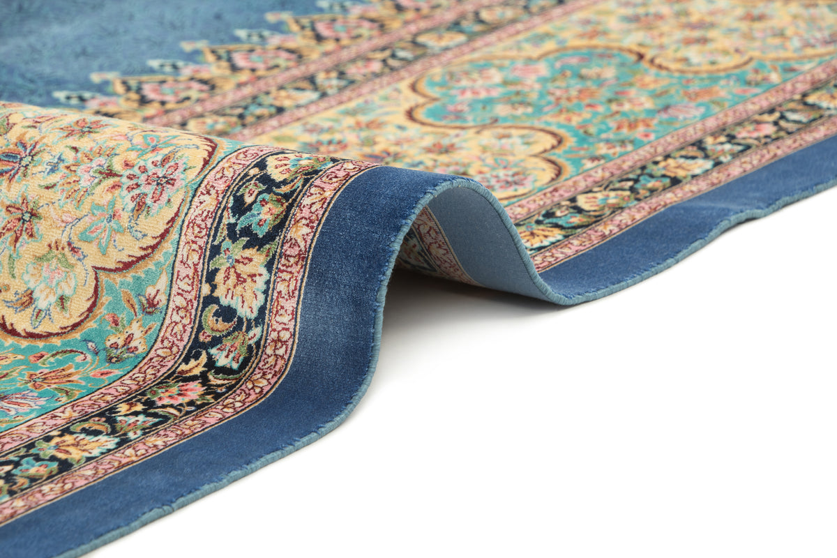 Rechteck Teppich Ghom Design in Blau von Hadorn™ - Lifestyle Image