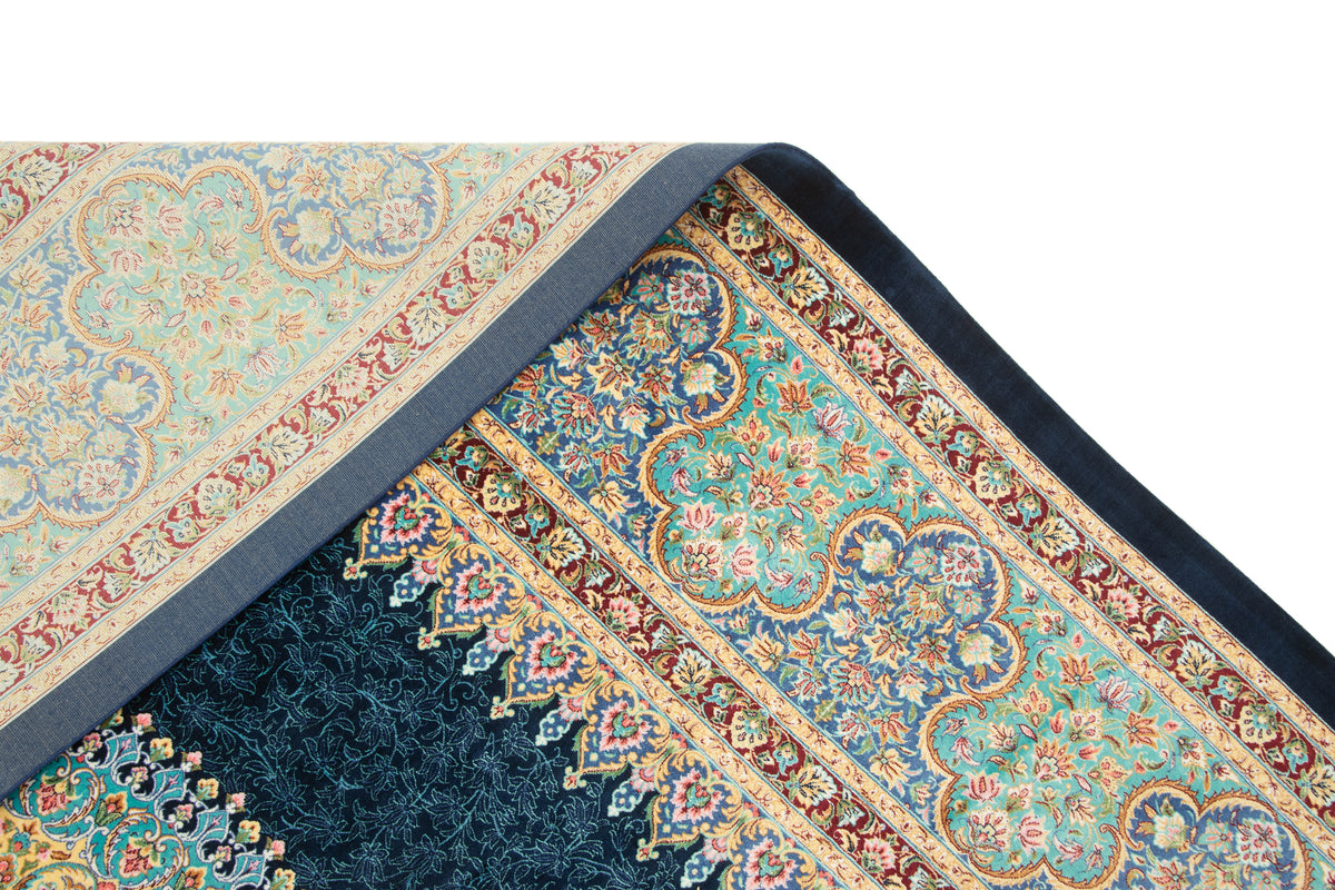 Rechteck Teppich Ghom Design in Dunkelblau von Hadorn™ - Lifestyle Image