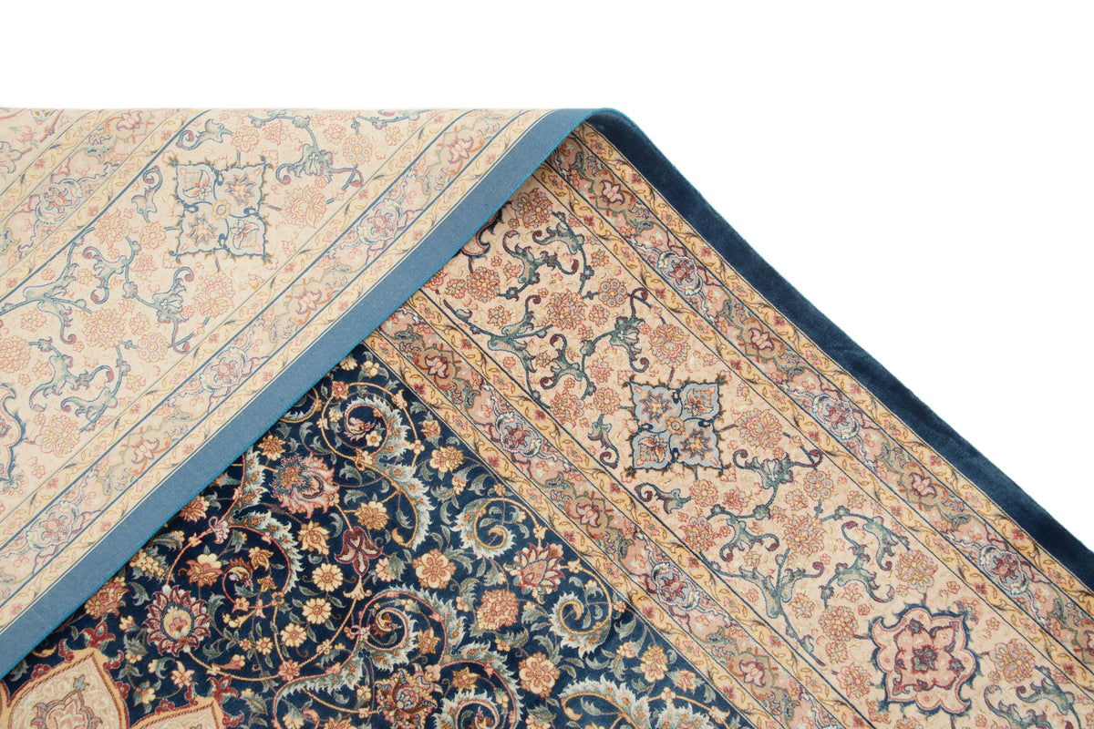Rechteck Teppich Ghom Design in Blau von Hadorn™ - Lifestyle Image