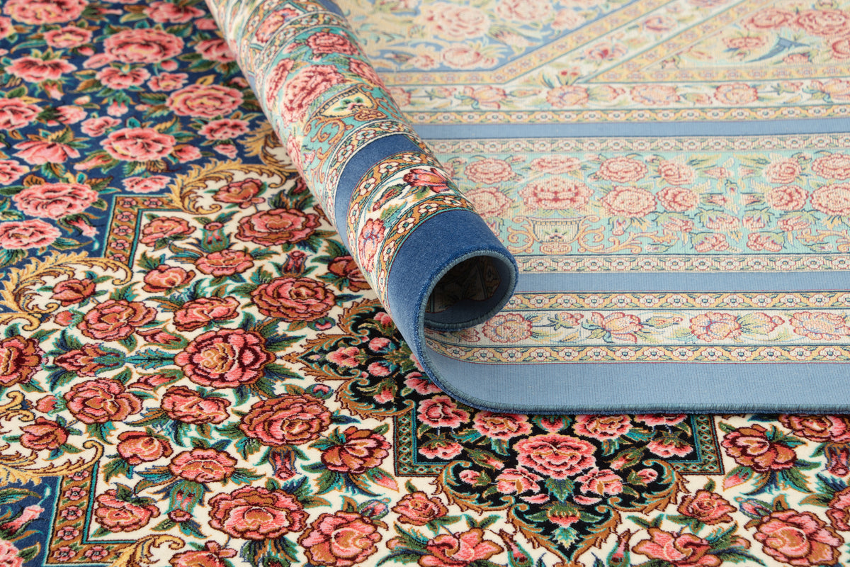 Rechteck Teppich Ghom Design in Blau von Hadorn™ - Lifestyle Image