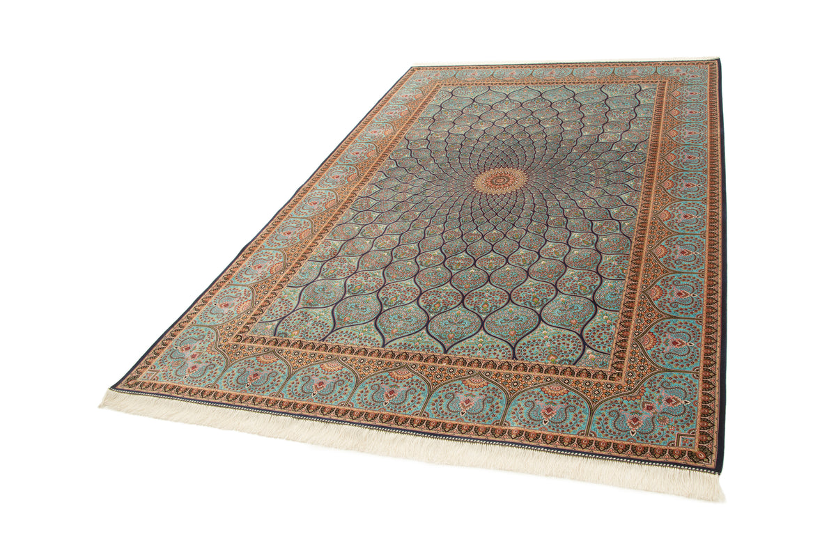 Rechteck Teppich Ghom Design in Blau von Hadorn™ - Lifestyle Image