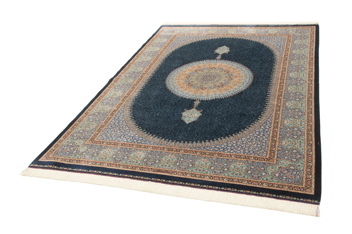 Rechteck Teppich Ghom Design in Dunkelblau von Hadorn™ - Lifestyle Image