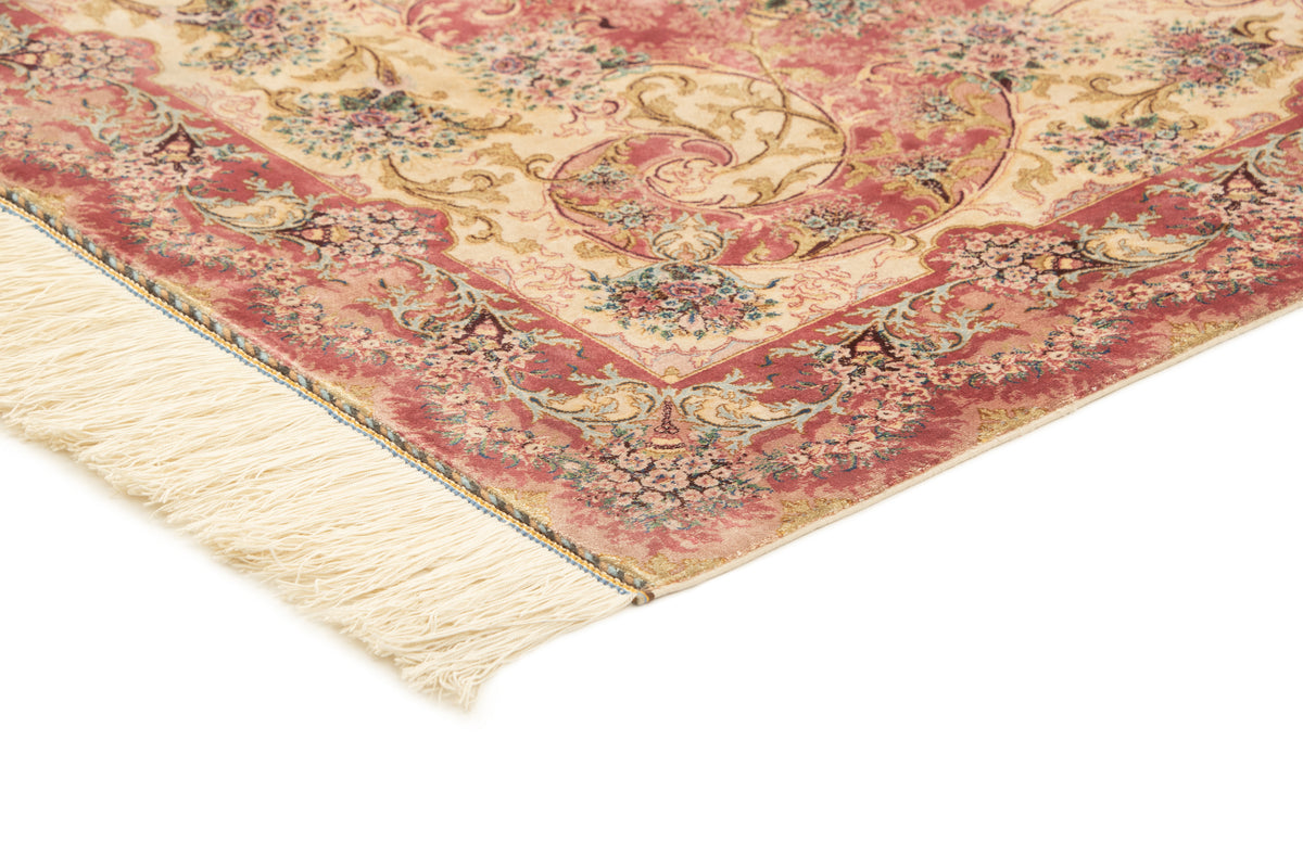 Rechteck Teppich Ghom Design in Rosa von Hadorn™ - Lifestyle Image