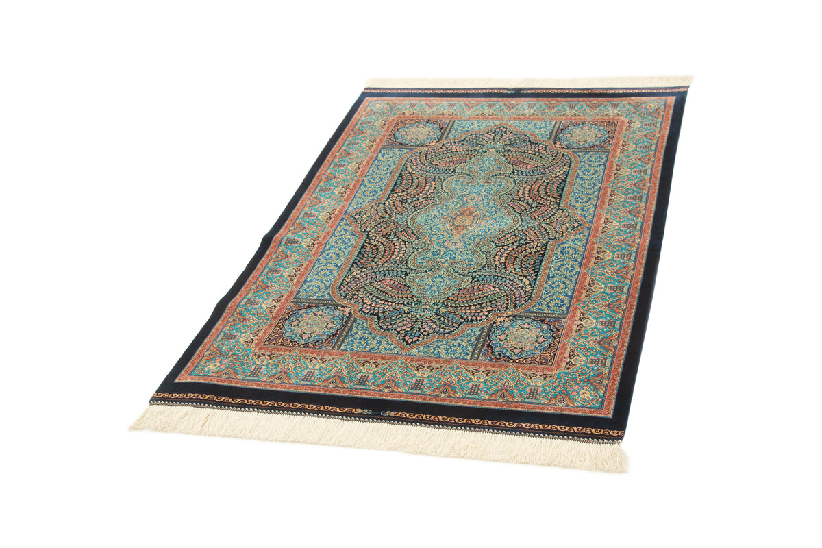 Rechteck Teppich Ghom Design in Dunkelblau von Hadorn™ - Lifestyle Image