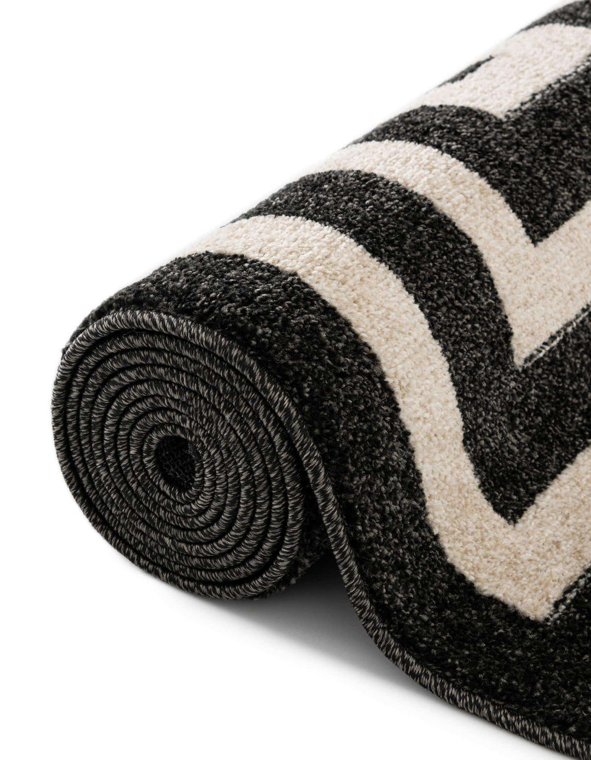 Rechteck Teppich Greek Key in Schwarz von Hadorn™ - Lifestyle Image