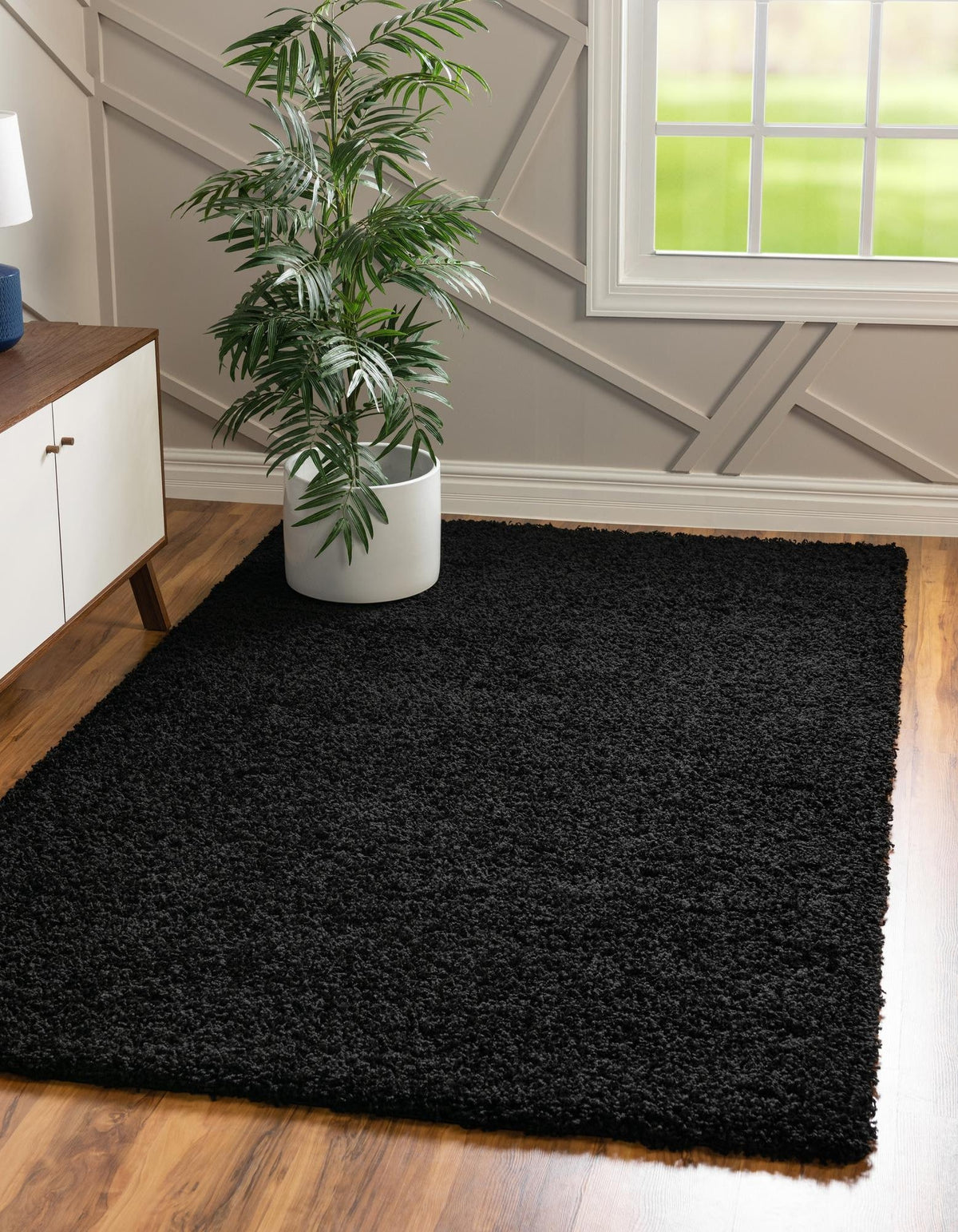 Rechteck Hochflorteppich Solid Shag in Schwarz von Hadorn™ - Lifestyle Image