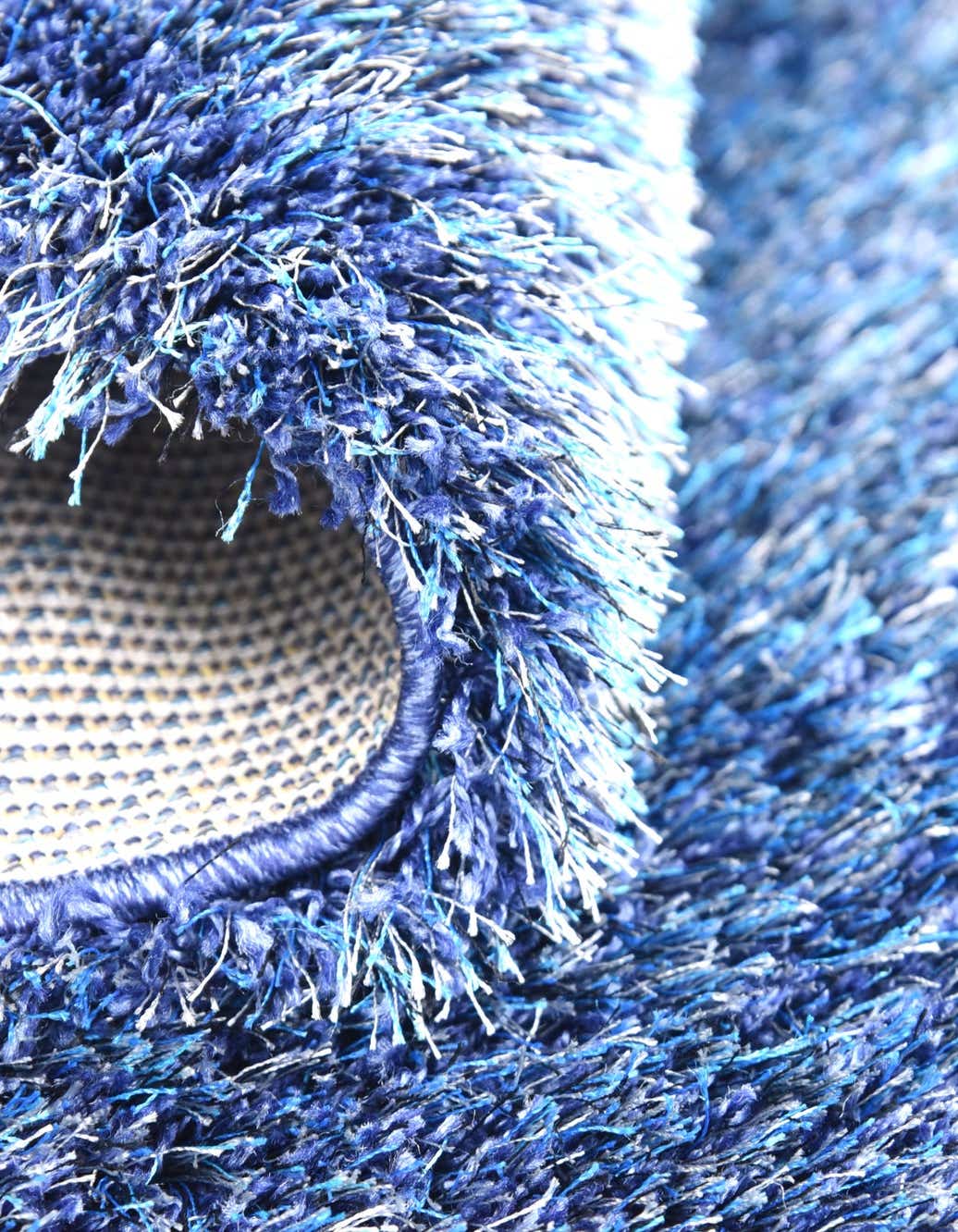Quadratisch Hochflorteppich Luxe Solid Shag in Blau von Hadorn™ - Lifestyle Image