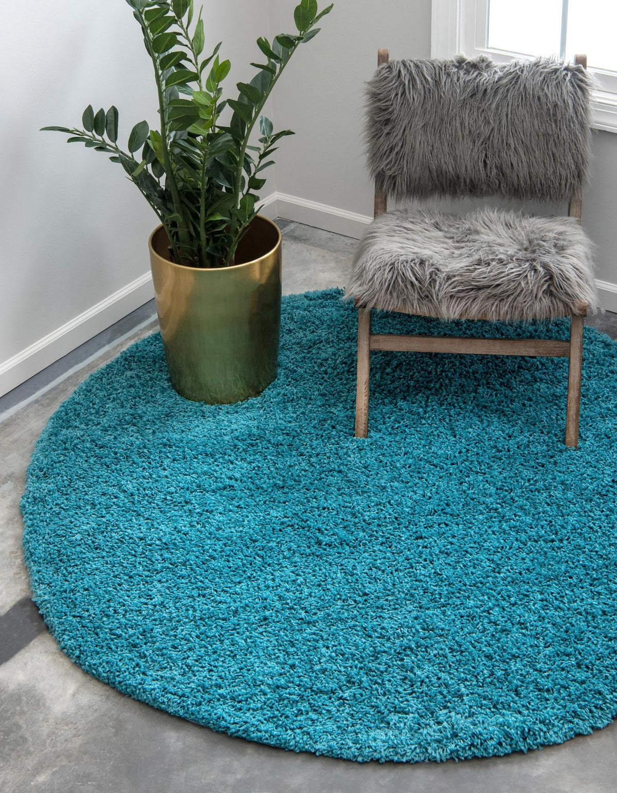 Rund Hochflorteppich Solid Shag in Dunkelblau von Hadorn™ - Lifestyle Image