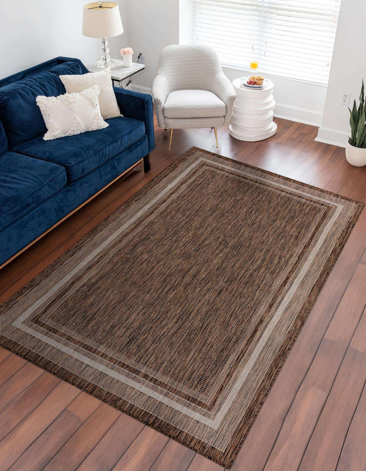 Rechteck Outdoor Teppich Tulum Outdoor in Braun von Hadorn™ - Lifestyle Image