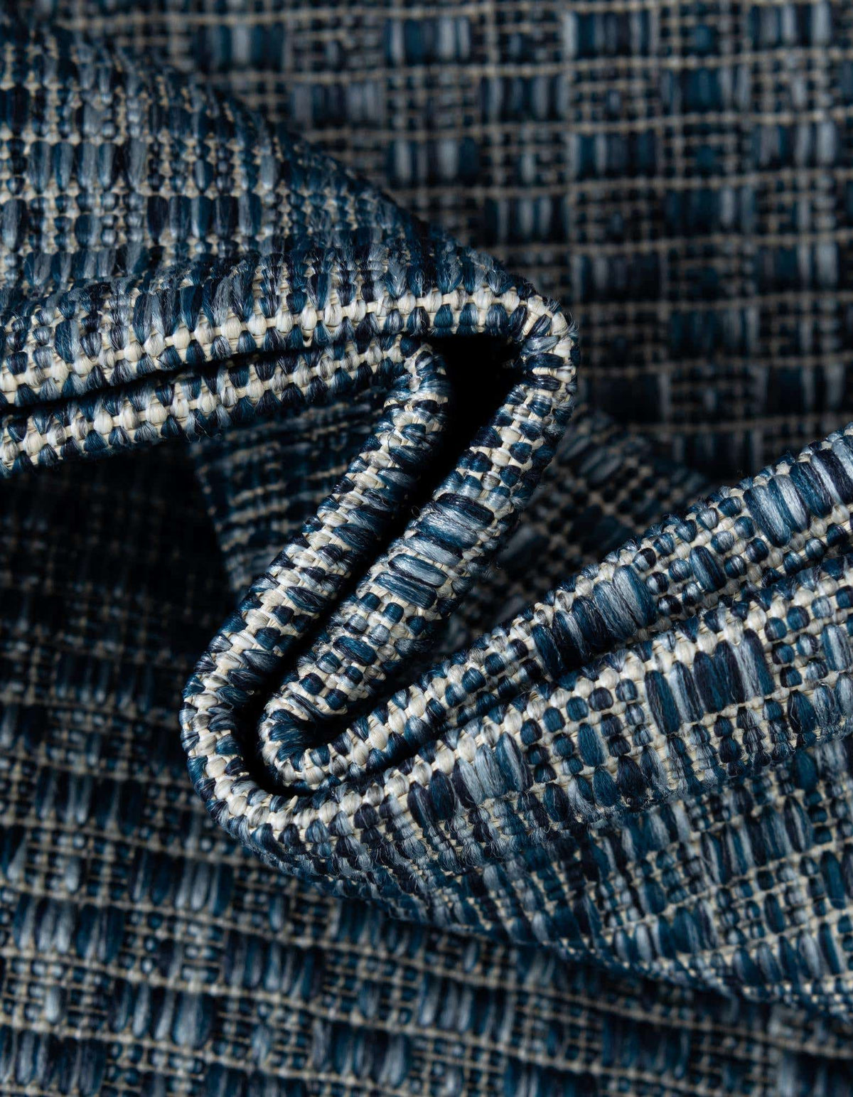 Rechteck Outdoor Teppich Tulum Outdoor Border in Blau von Hadorn™ - Lifestyle Image