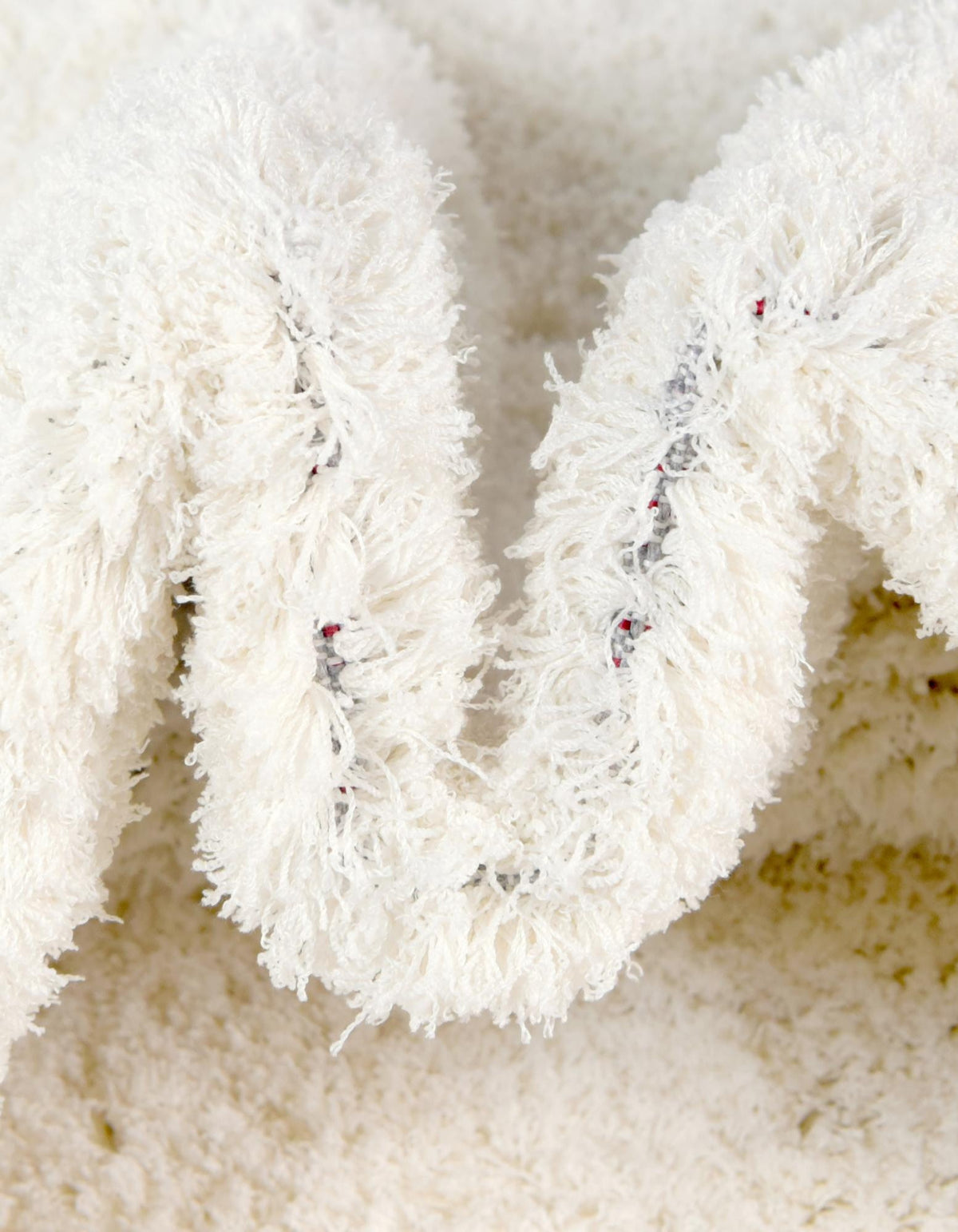 Rechteck Hochflorteppich Studio Solid Shag in Weiss von Hadorn™ - Lifestyle Image