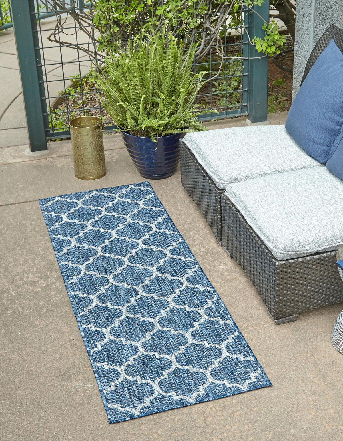 Läufer Outdoor Teppich Tulum Outdoor in Marineblau von Hadorn™ - Lifestyle Image