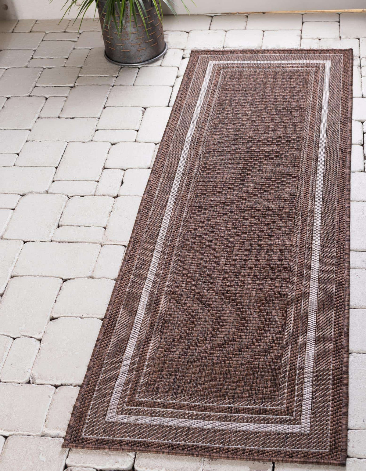 Läufer Outdoor Teppich Tulum Outdoor in Braun von Hadorn™ - Lifestyle Image