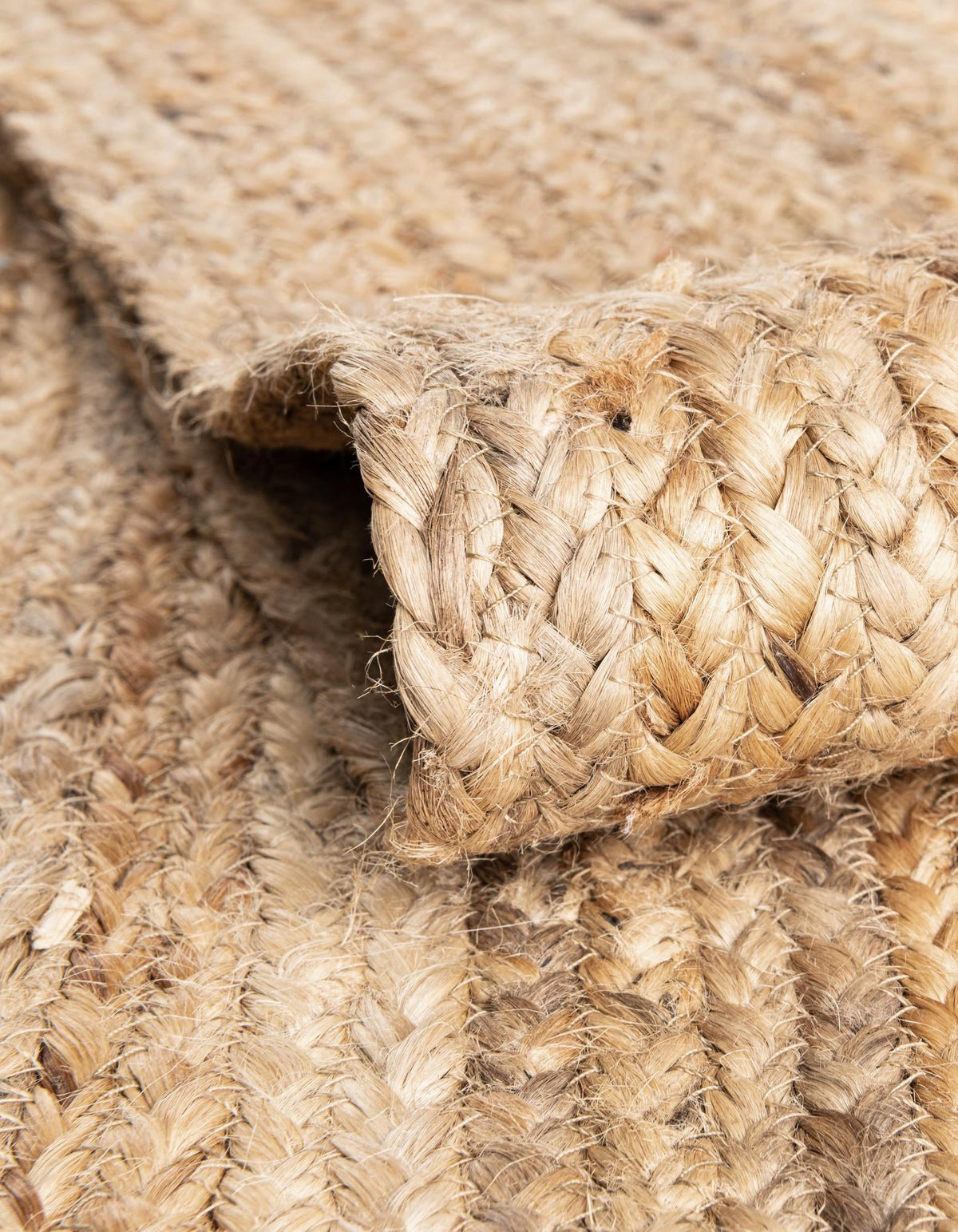 Rechteck Teppich Braided Jute in Natürlich von Hadorn™ - Lifestyle Image