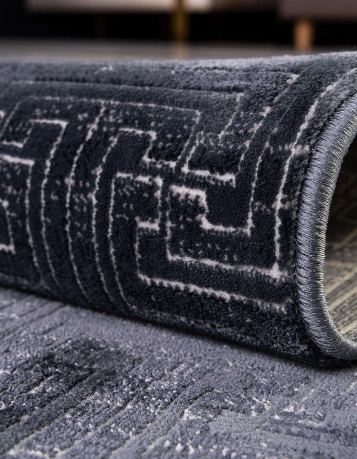 Läufer Teppich Bellevue in Marineblau von Hadorn™ - Lifestyle Image