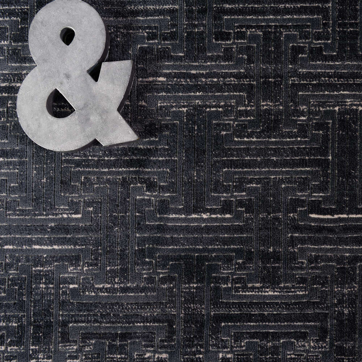 Rund Teppich Bellevue in Marineblau von Hadorn™ - Lifestyle Image