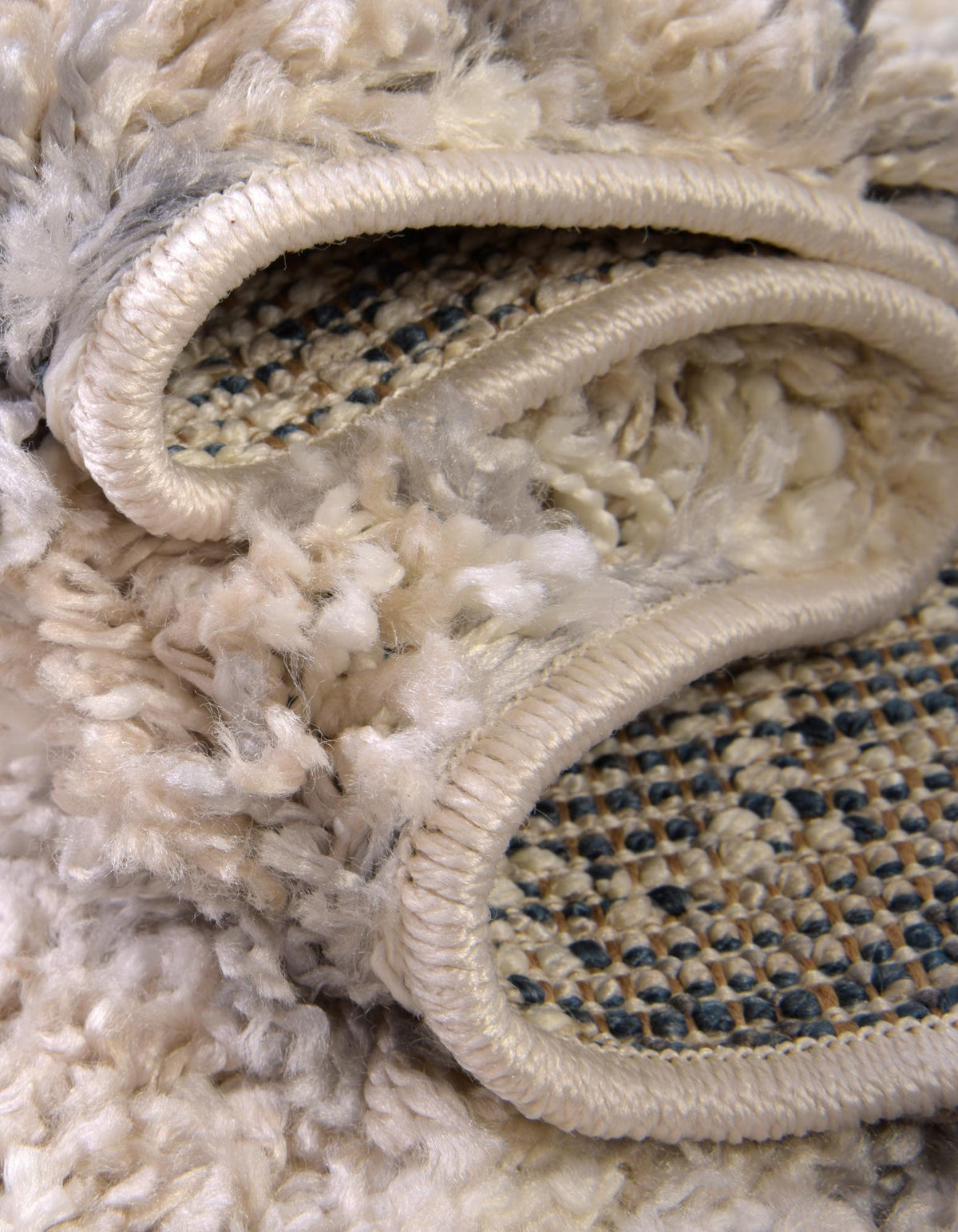 Quadratisch Hochflorteppich Lagom Shag in Beige von Hadorn™ - Lifestyle Image