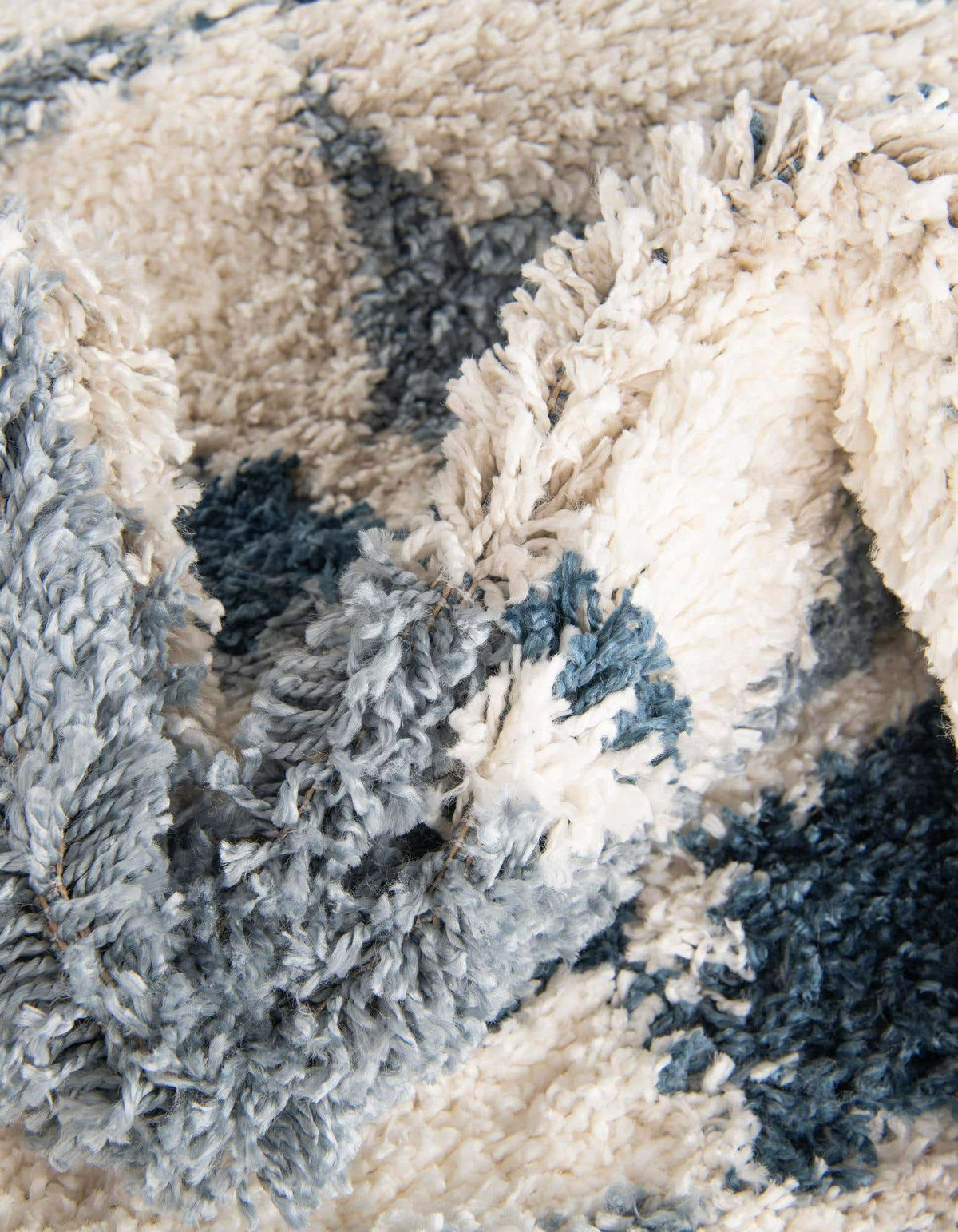Rechteck Hochflorteppich Lagom Shag in Blau von Hadorn™ - Lifestyle Image