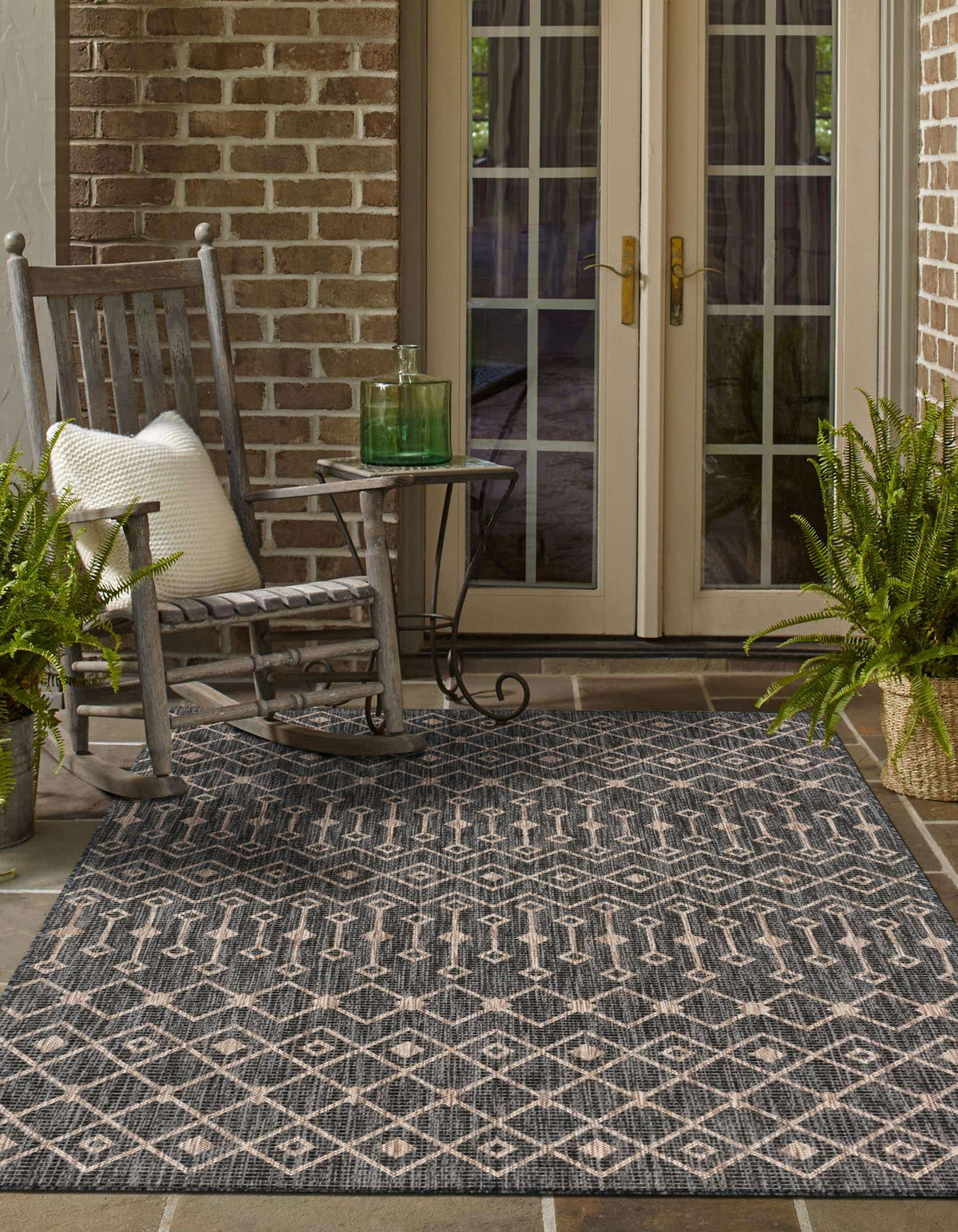 Rechteck Outdoor Teppich Tulum Outdoor in Anthrazit von Hadorn™ - Lifestyle Image