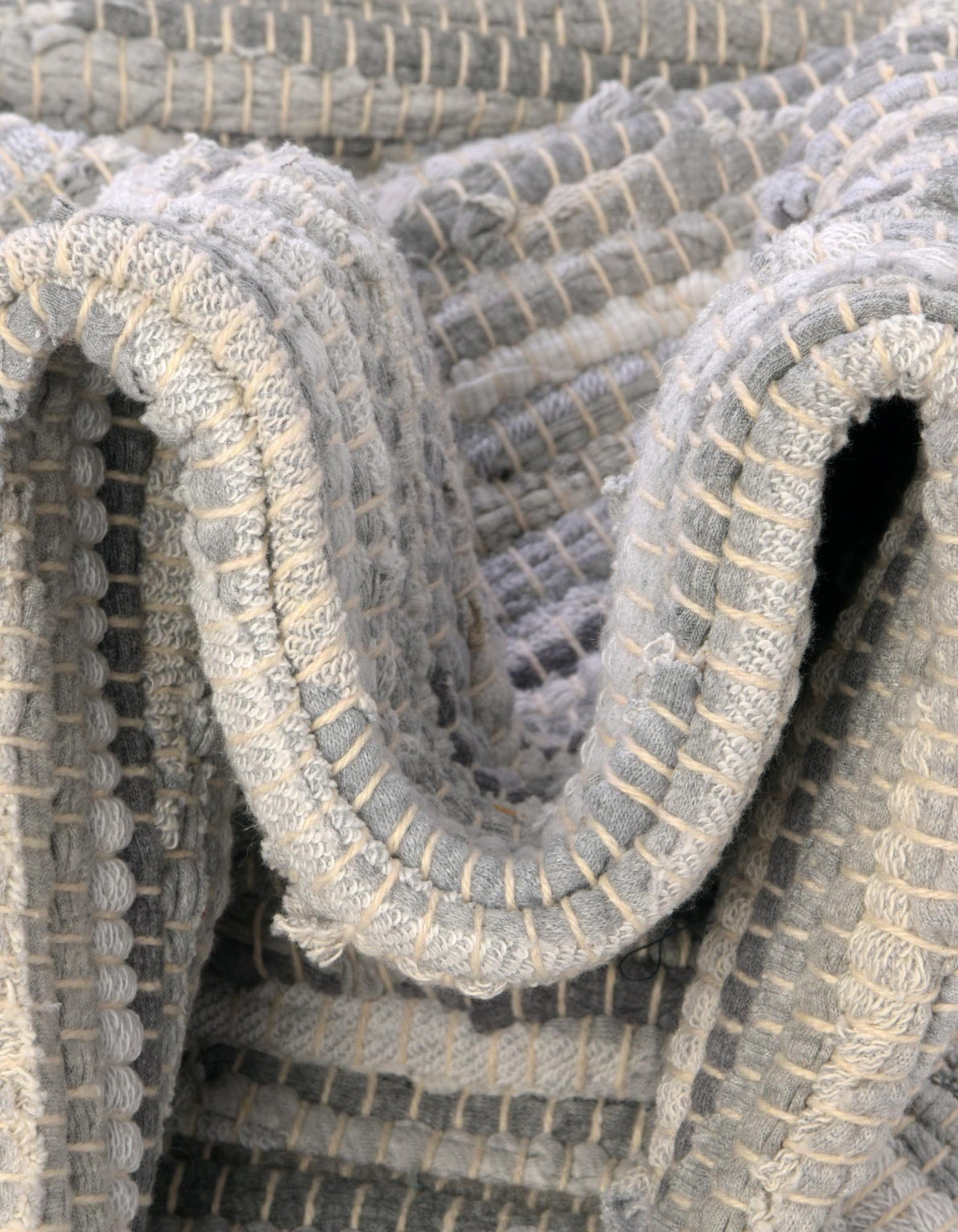 Kunstfaser Teppich Chindi Cotton in Grau von Hadorn™ - Lifestyle Image