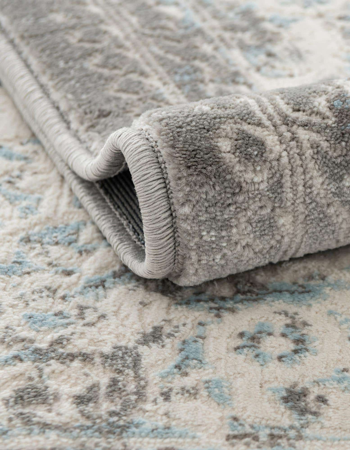 Rund Teppich New Vintage in Hellblau von Hadorn™ - Lifestyle Image