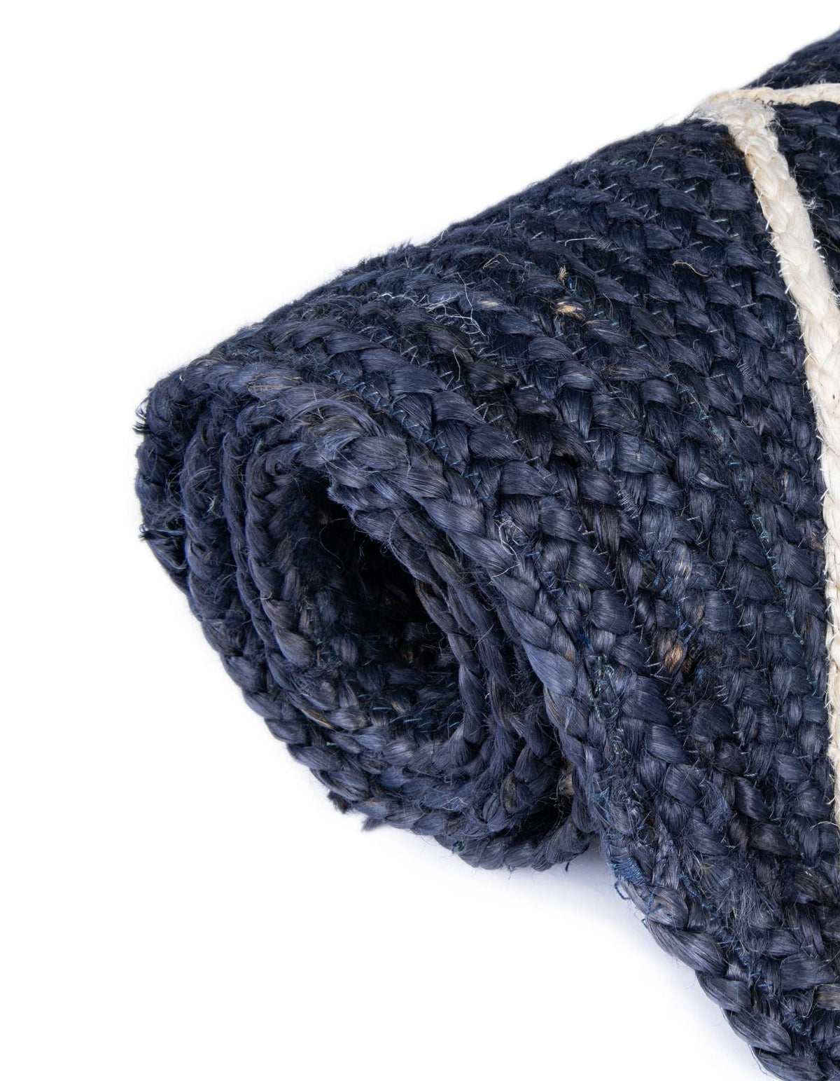 Rechteck Teppich Braided Jute in Blau von Hadorn™ - Lifestyle Image