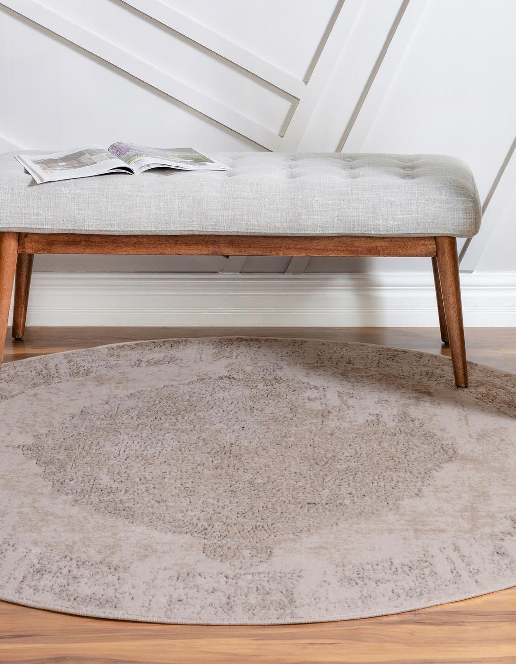 Rund Teppich Oregon in Beige von Hadorn™ - Lifestyle Image