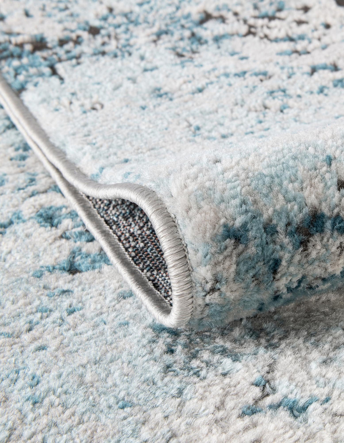 Rechteck Teppich Leipzig in Blau von Hadorn™ - Lifestyle Image