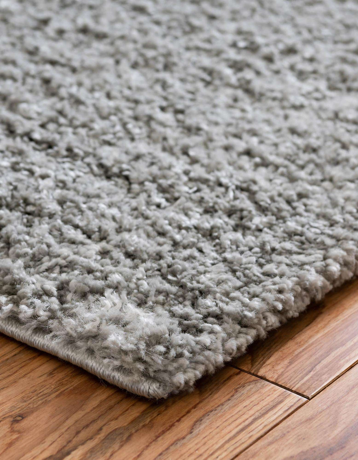 Quadratisch Hochflorteppich Soft Solid Shag in Wolkengrau von Hadorn™ - Lifestyle Image