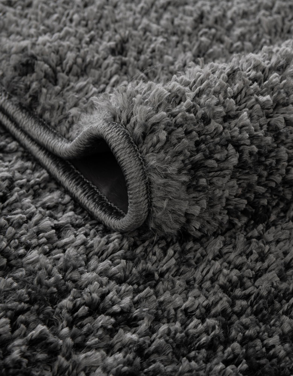 Rund Hochflorteppich Soft Solid Shag in Rauchgrau von Hadorn™ - Lifestyle Image