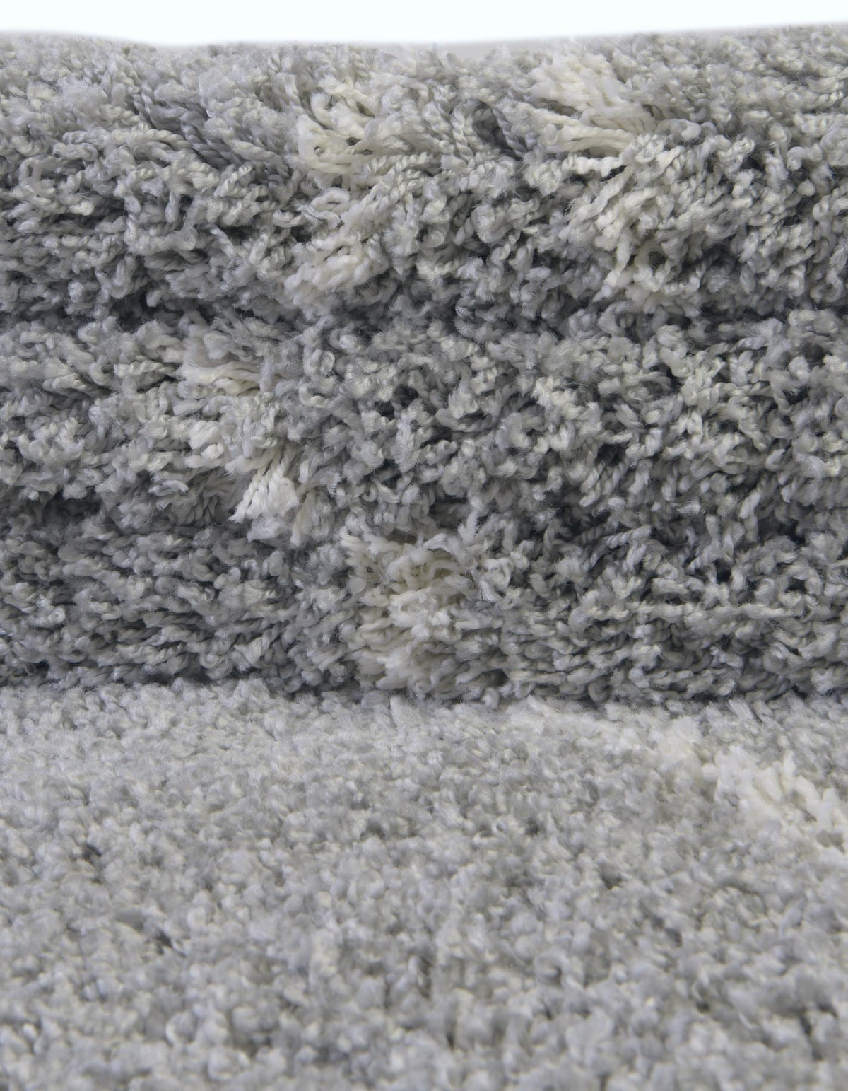 Rund Teppich Lachen Fence in Wolkengrau von Hadorn™ - Lifestyle Image