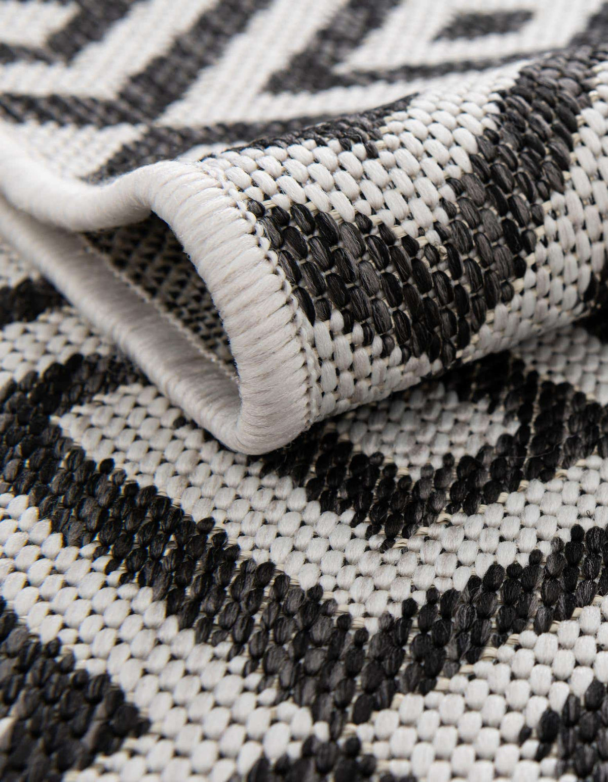 Rechteck Outdoor Teppich Tulum Outdoor in Anthrazit von Hadorn™ - Lifestyle Image