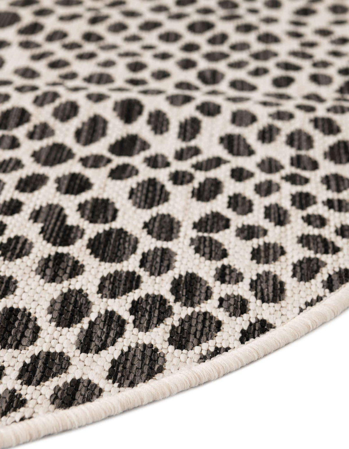 Oval Outdoor Teppich Tulum Outdoor in Schwarz von Hadorn™ - Lifestyle Image