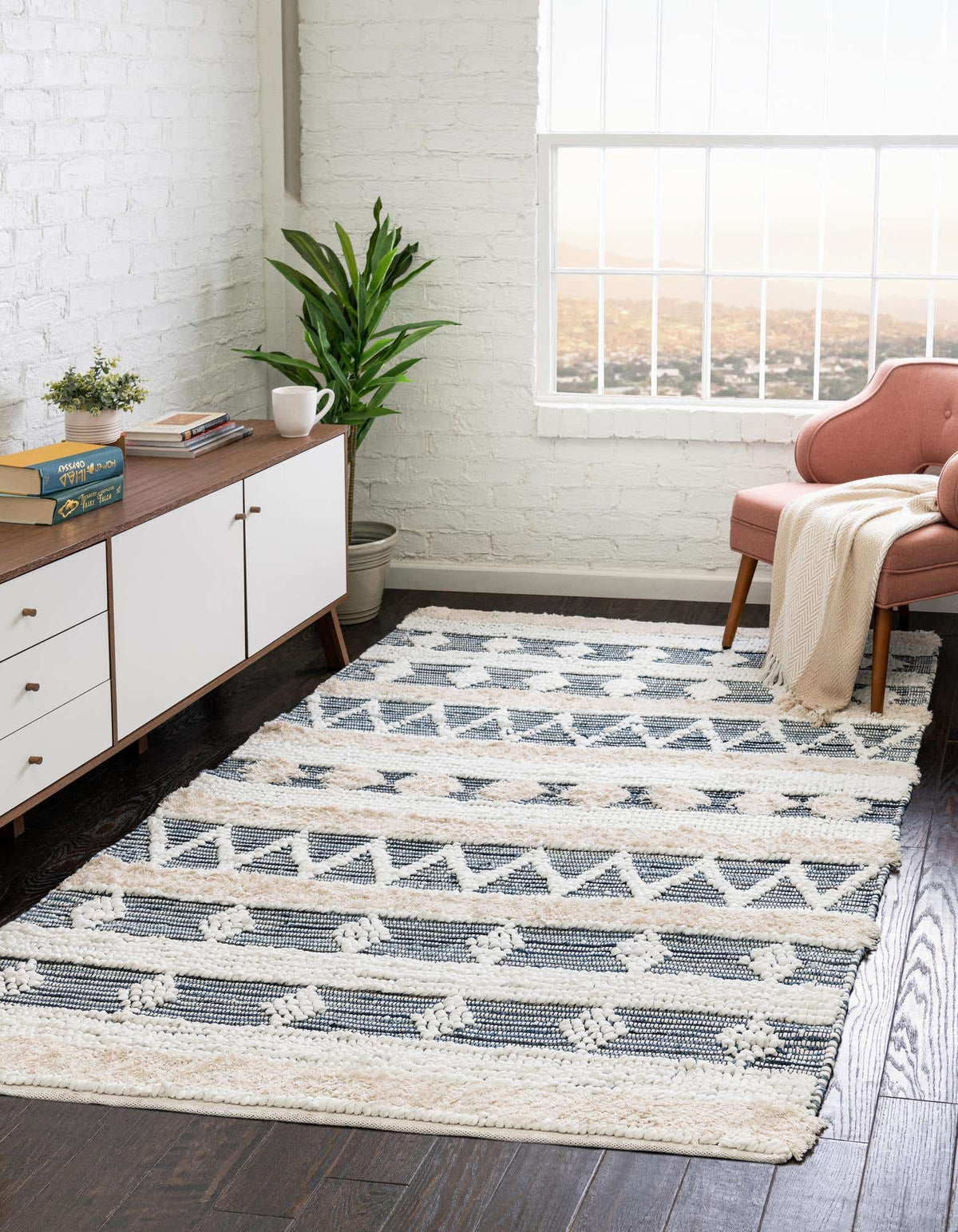 Rechteck Handgeflochten Teppich Cotton Chindi in Elfenbein von Hadorn™ - Lifestyle Image