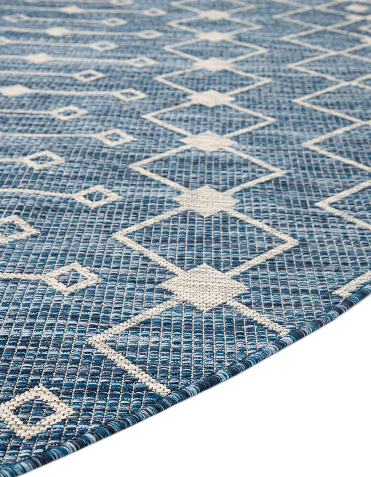 Oval Outdoor Teppich Tulum Outdoor in Blau von Hadorn™ - Lifestyle Image