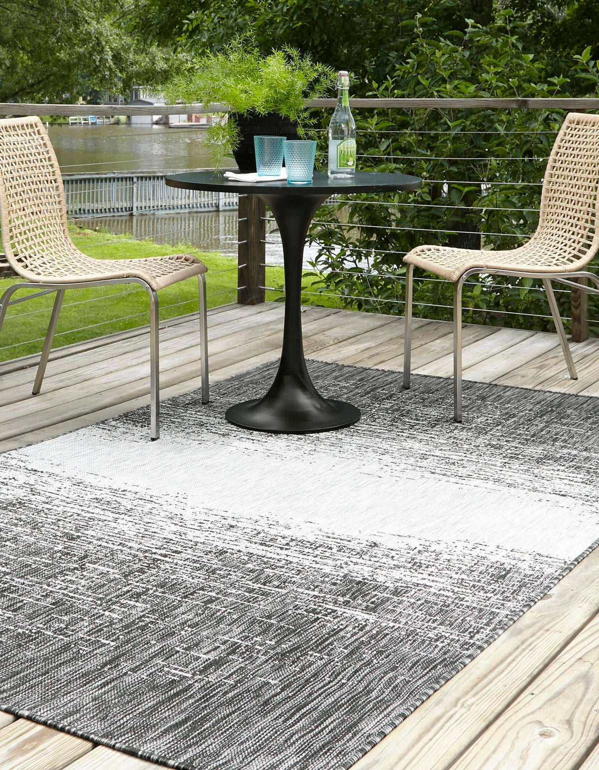 Rechteck Outdoor Teppich Outdoor Modern in Anthrazit von Hadorn™ - Lifestyle Image