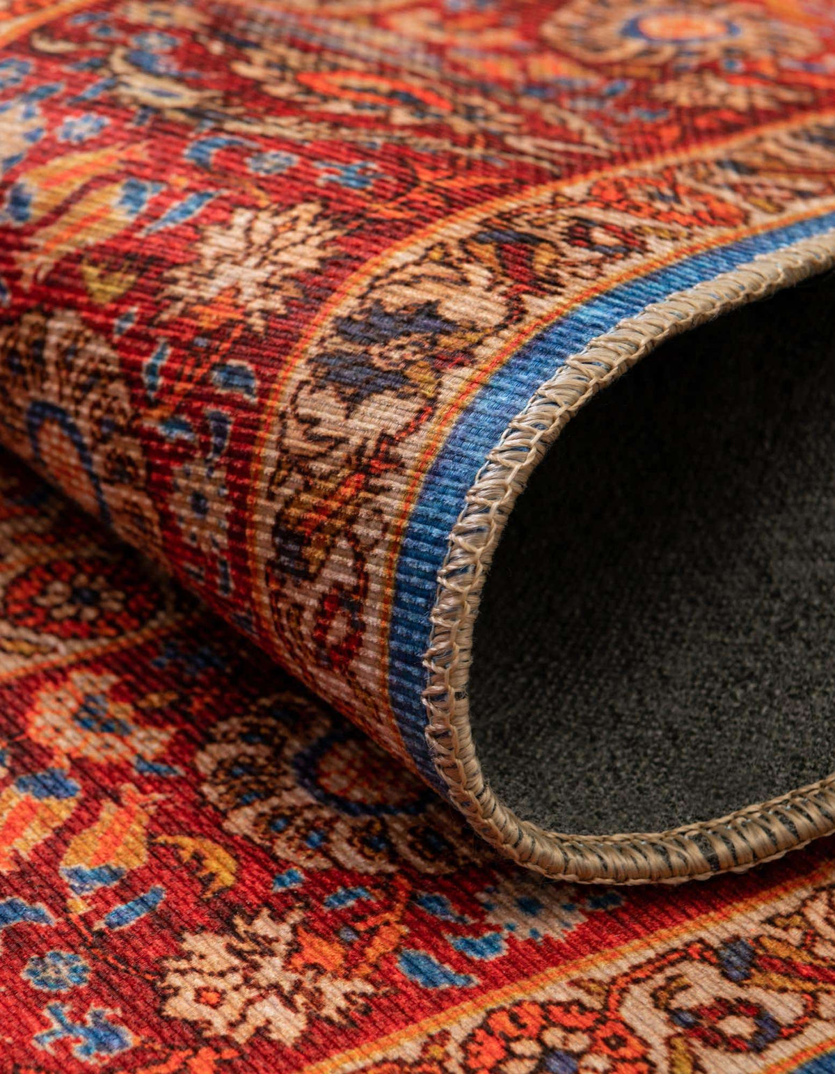Oval Teppich Timeless in Marineblau von Hadorn™ - Lifestyle Image