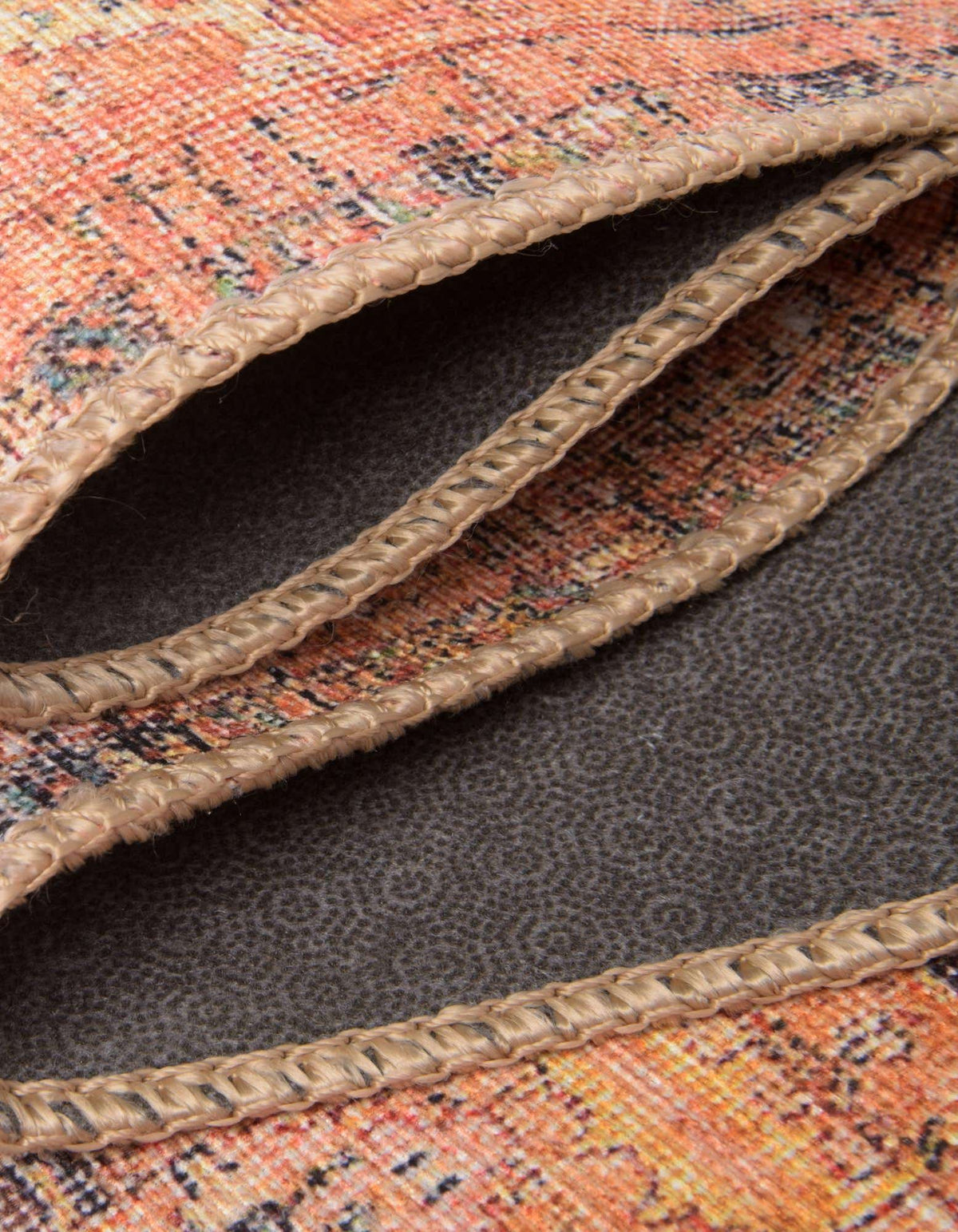 Rechteck Teppich Timeless in Rostrot von Hadorn™ - Lifestyle Image
