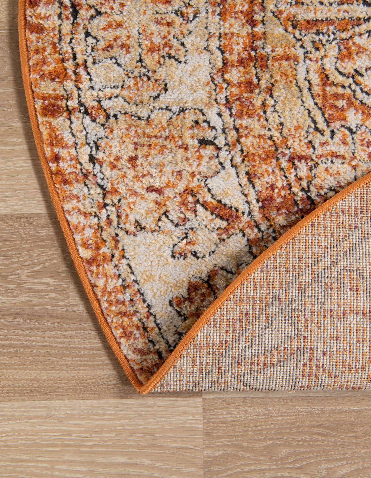 Rund Teppich Isabella in Rostrot von Hadorn™ - Lifestyle Image