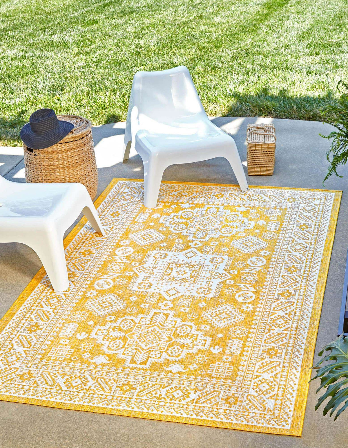 Rechteck Outdoor Teppich Tulum Outdoor in Gelb von Hadorn™ - Lifestyle Image