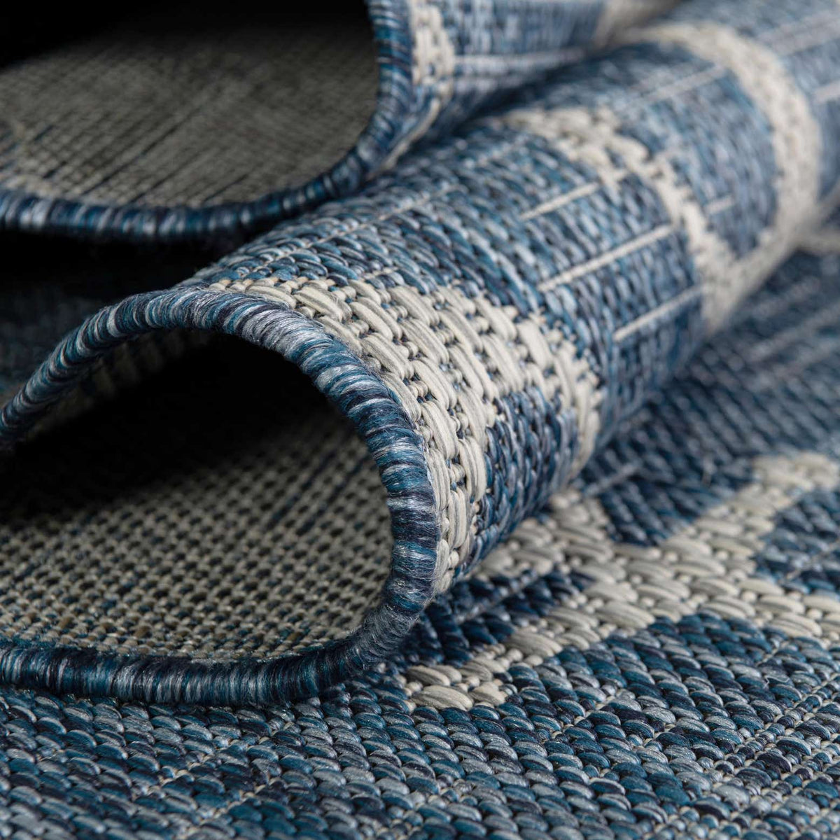 Rechteck Outdoor Teppich Tulum Outdoor in Blau von Hadorn™ - Lifestyle Image