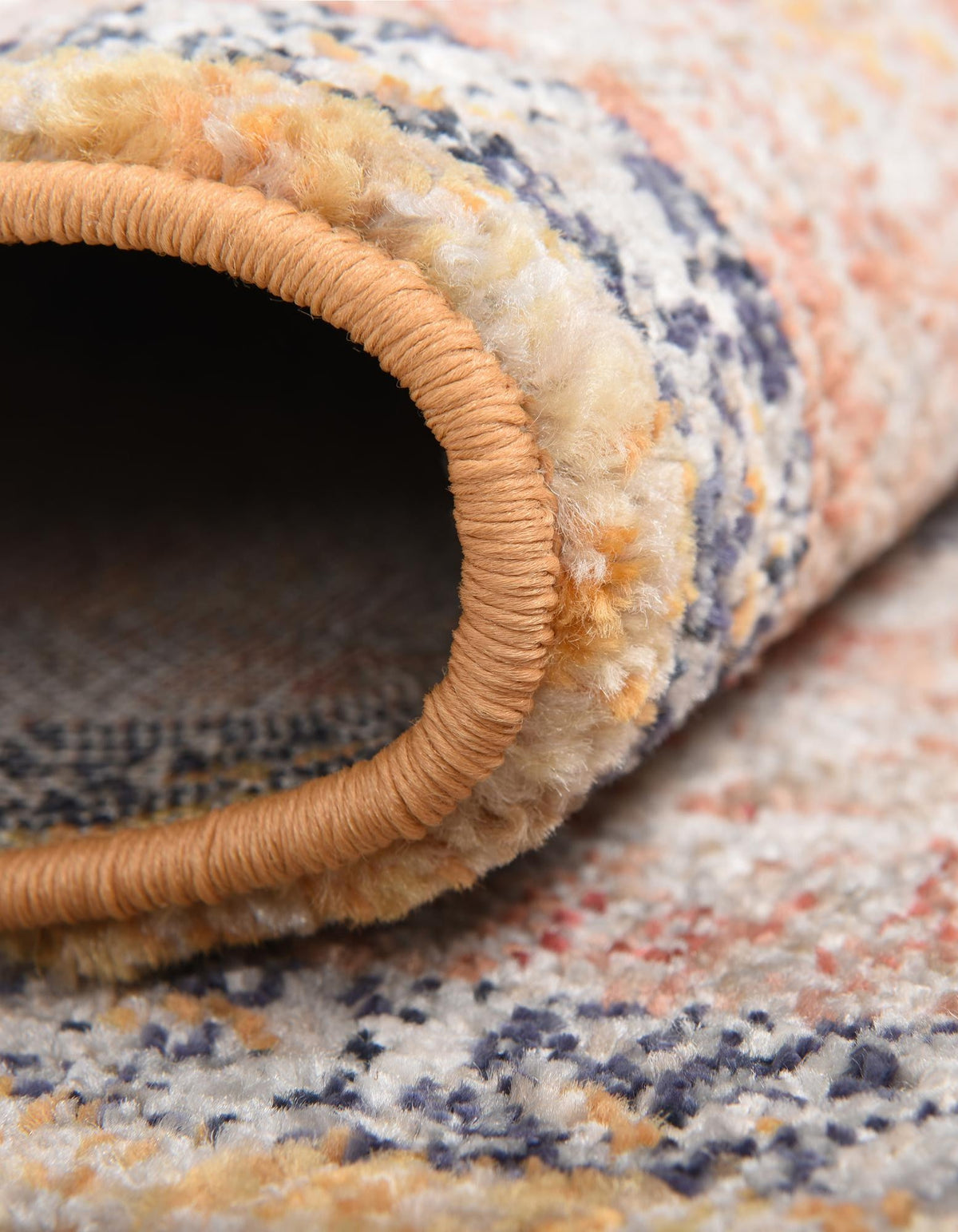 Rund Teppich Lola in Gelb von Hadorn™ - Lifestyle Image