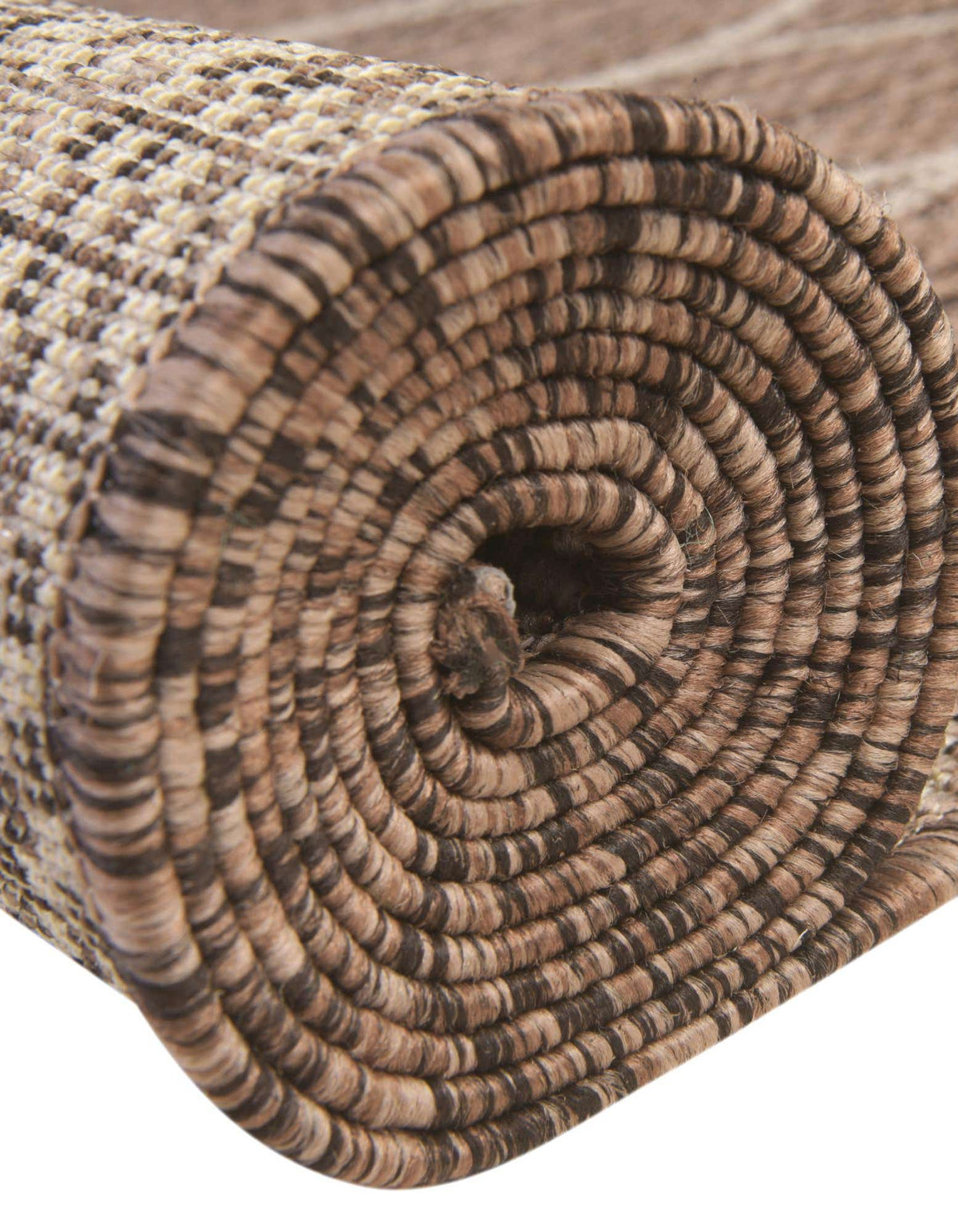 Rund Outdoor Teppich Tulum Outdoor in Braun von Hadorn™ - Lifestyle Image