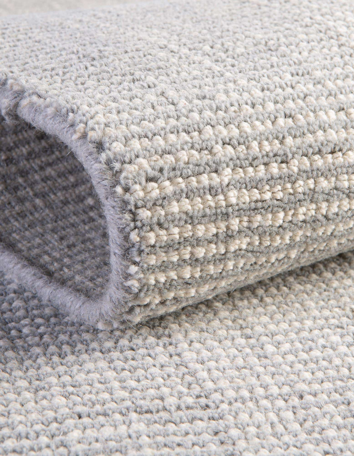 Quadratisch Handgeflochten Teppich Jill Zarin English Manor in Graues Herrenhaus von Hadorn™ - Lifestyle Image
