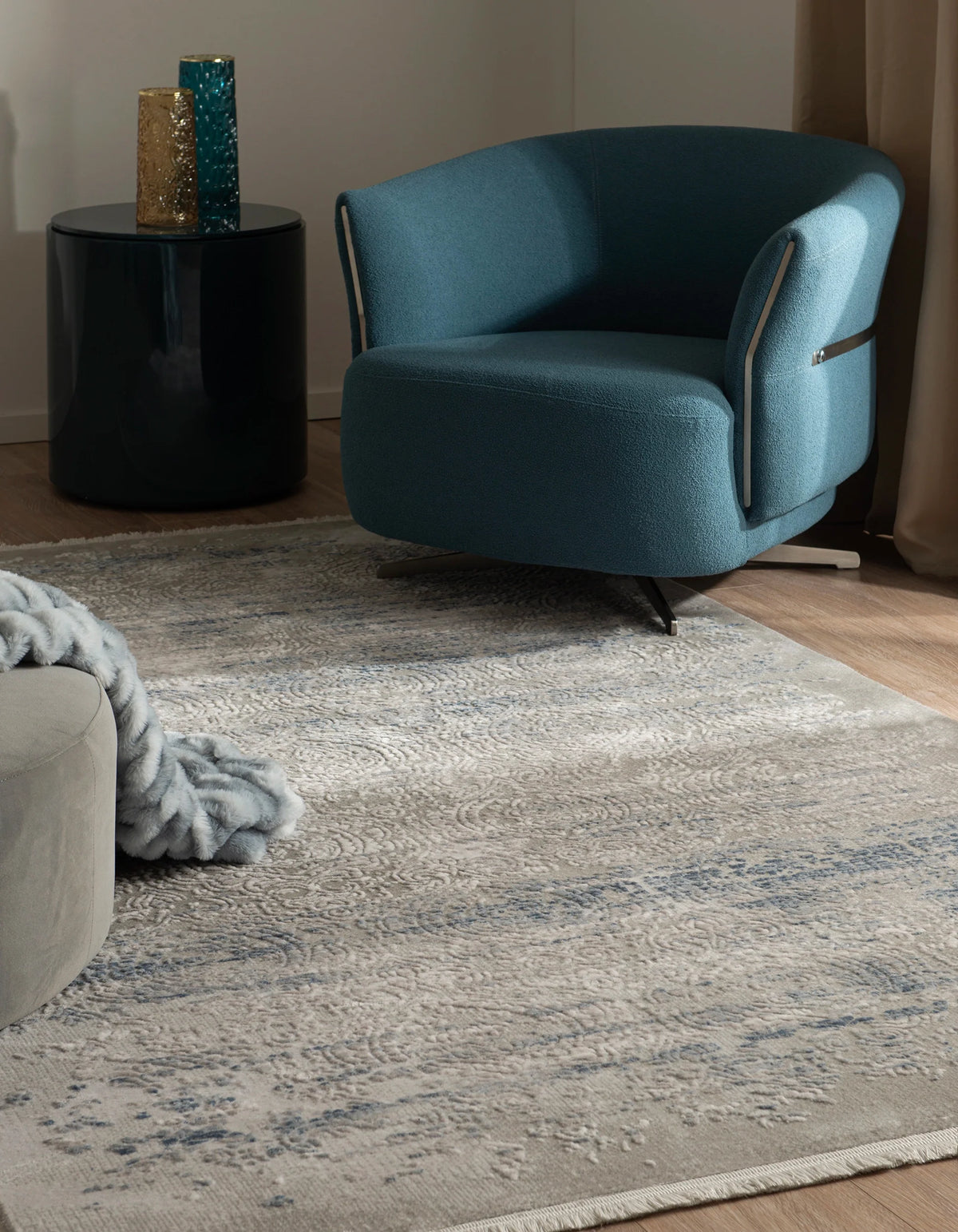 Quadratisch Teppich Davos Charme in Blau von Hadorn™ - Lifestyle Image