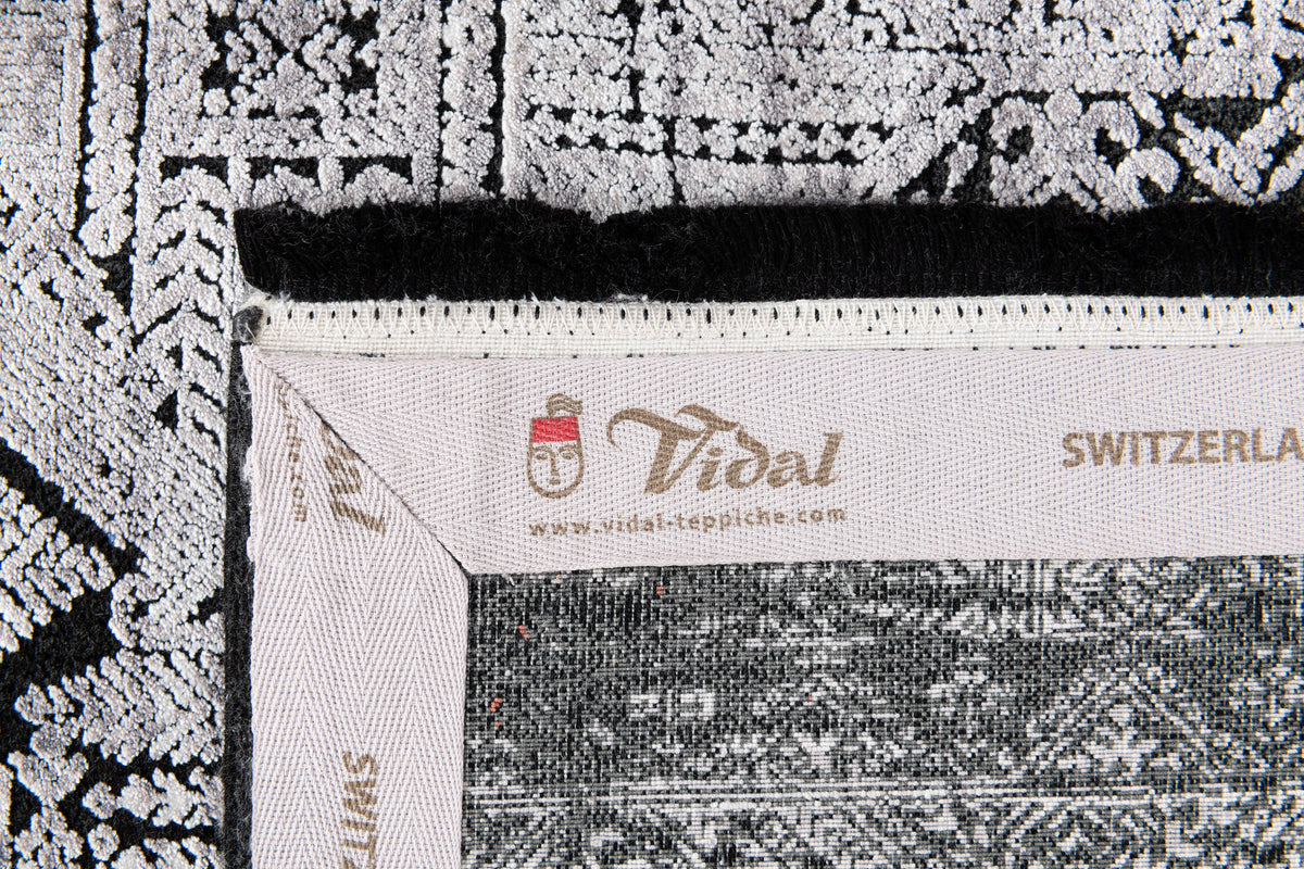 Rechteck Luxus Teppich Bad Ragaz in Grau von Hadorn™ - Lifestyle Image